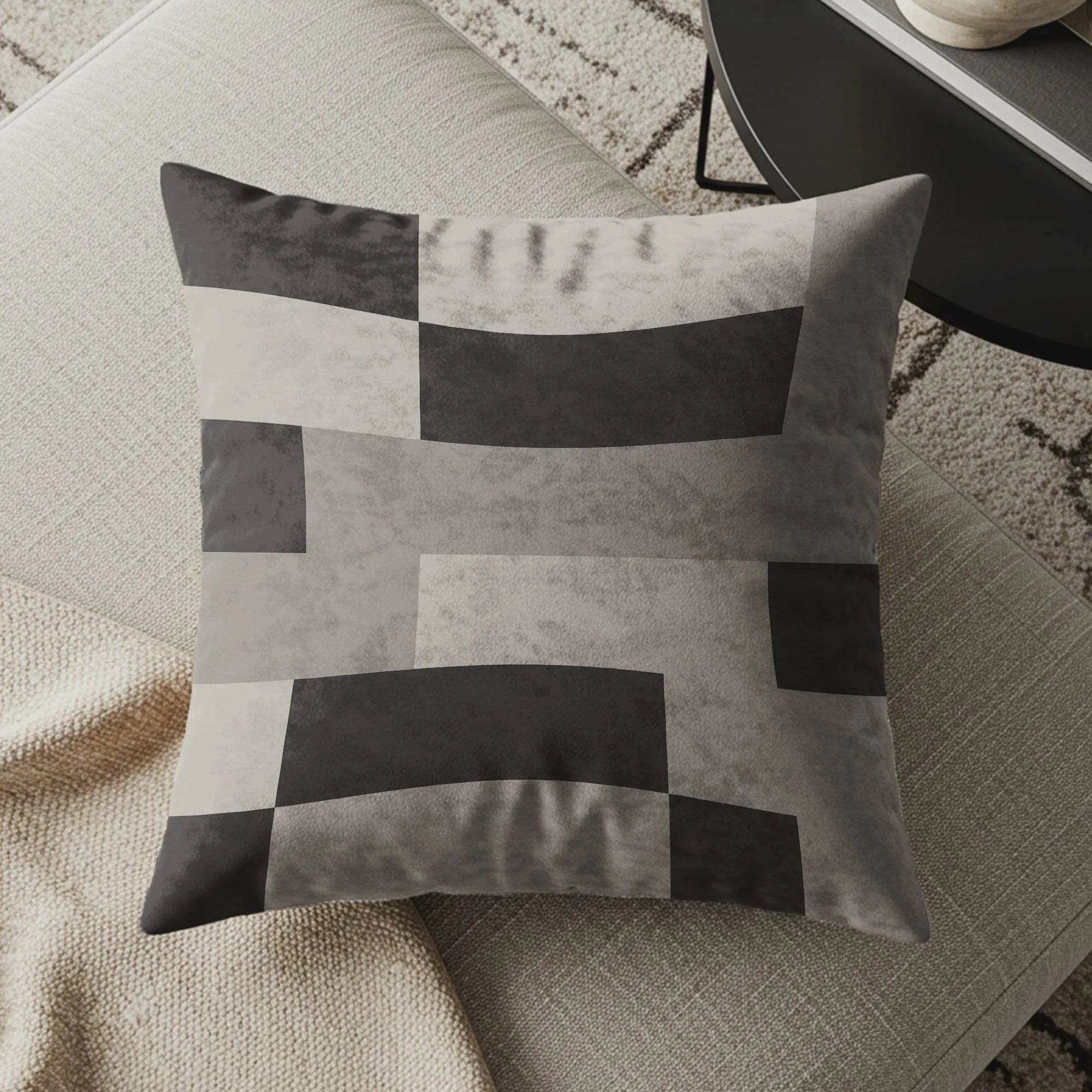 Coussin à motif quadrillé monochrome